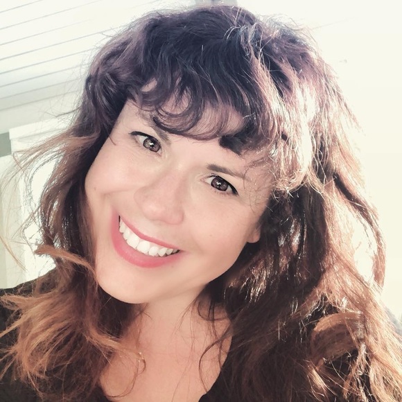 Meet your Posher, Heather - Picture 2 of 3